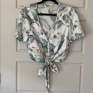 Show me your Mumu palm printed tie front top.